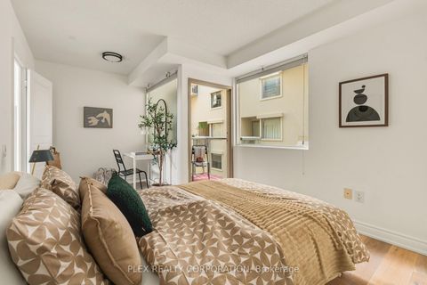 Photo 16 at 410 - 437 Roncesvalles Avenue, Roncesvalles, Toronto