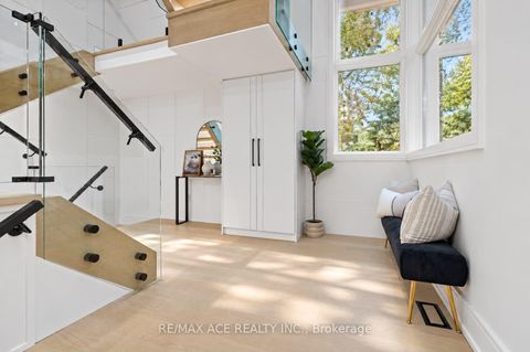 Photo 2 at 162 Church Avenue, Willowdale East, Toronto