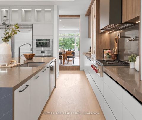 Photo 11 at 162 Church Avenue, Willowdale East, Toronto