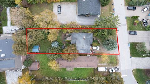 Photo 6 at 26 Capelle Street, Oak Ridges Lake Wilcox, Richmond Hill
