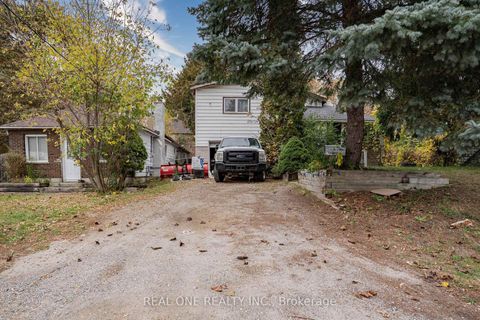 Photo 7 at 26 Capelle Street, Oak Ridges Lake Wilcox, Richmond Hill