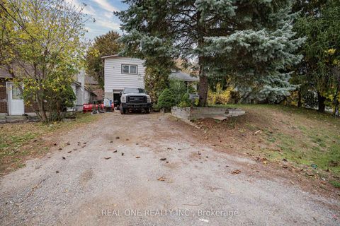Photo 8 at 26 Capelle Street, Oak Ridges Lake Wilcox, Richmond Hill