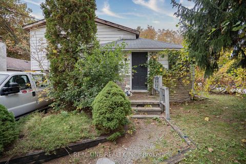 Photo 9 at 26 Capelle Street, Oak Ridges Lake Wilcox, Richmond Hill