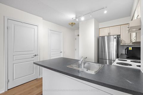 Photo 9 at #505 - 140 Bathurst Street, Niagara, Toronto