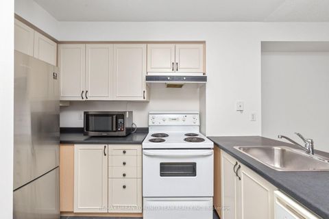 Photo 11 at #505 - 140 Bathurst Street, Niagara, Toronto