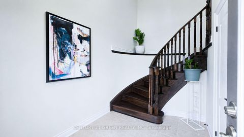 Photo 3 at 61 Magdalan Crescent, Jefferson, Richmond Hill