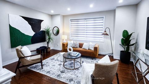 Photo 4 at 61 Magdalan Crescent, Jefferson, Richmond Hill
