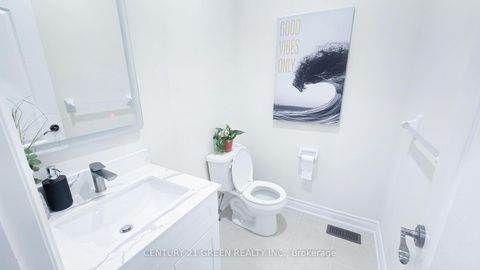 Photo 6 at 61 Magdalan Crescent, Jefferson, Richmond Hill