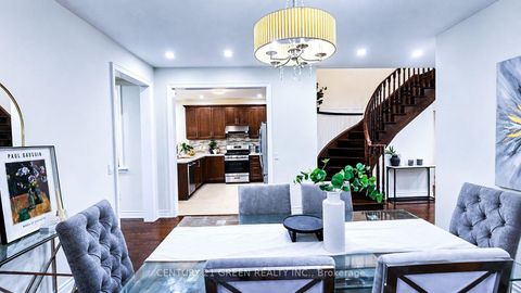 Photo 10 at 61 Magdalan Crescent, Jefferson, Richmond Hill
