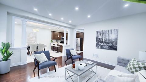 Photo 11 at 61 Magdalan Crescent, Jefferson, Richmond Hill