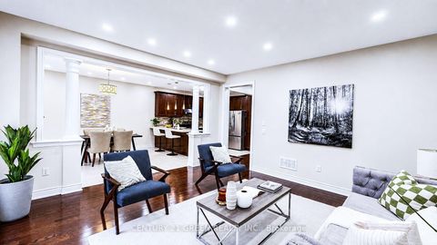 Photo 12 at 61 Magdalan Crescent, Jefferson, Richmond Hill