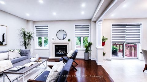 Photo 15 at 61 Magdalan Crescent, Jefferson, Richmond Hill