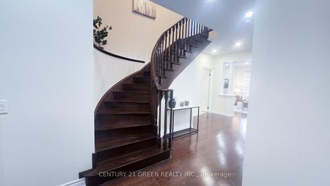 Photo 19 at 61 Magdalan Crescent, Jefferson, Richmond Hill