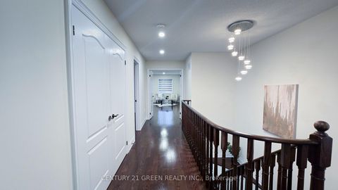 Photo 20 at 61 Magdalan Crescent, Jefferson, Richmond Hill