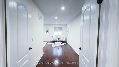 Photo 21 at 61 Magdalan Crescent, Jefferson, Richmond Hill
