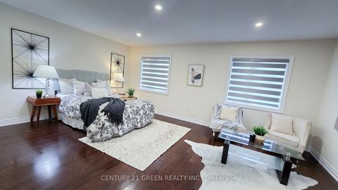 Photo 22 at 61 Magdalan Crescent, Jefferson, Richmond Hill