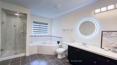 Photo 25 at 61 Magdalan Crescent, Jefferson, Richmond Hill