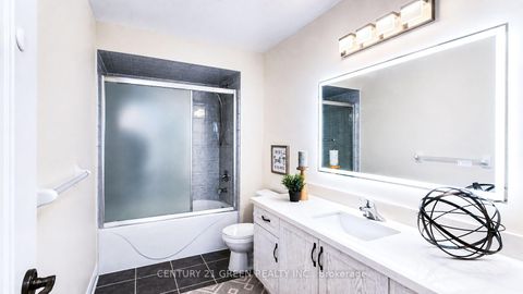 Photo 32 at 61 Magdalan Crescent, Jefferson, Richmond Hill