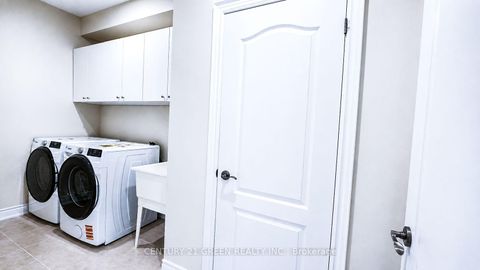 Photo 33 at 61 Magdalan Crescent, Jefferson, Richmond Hill