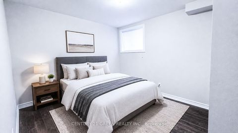 Photo 41 at 61 Magdalan Crescent, Jefferson, Richmond Hill