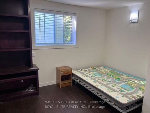Photo 7 at 89 Finch Avenue E, Willowdale East, Toronto