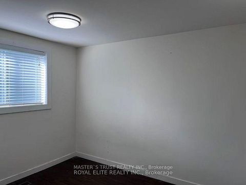 Photo 15 at 89 Finch Avenue E, Willowdale East, Toronto