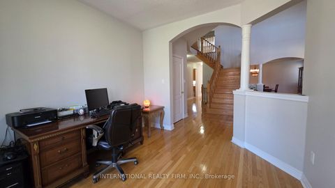 Photo 2 at 30 O'Hara Crescent, Jefferson, Richmond Hill