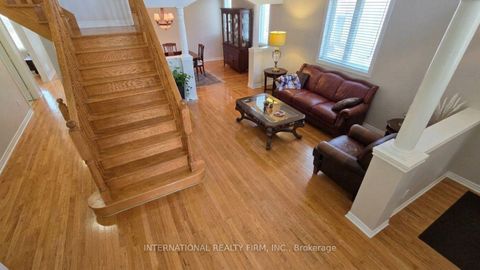 Photo 3 at 30 O'Hara Crescent, Jefferson, Richmond Hill