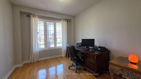 Photo 4 at 30 O'Hara Crescent, Jefferson, Richmond Hill
