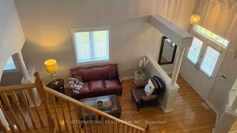 Photo 7 at 30 O'Hara Crescent, Jefferson, Richmond Hill
