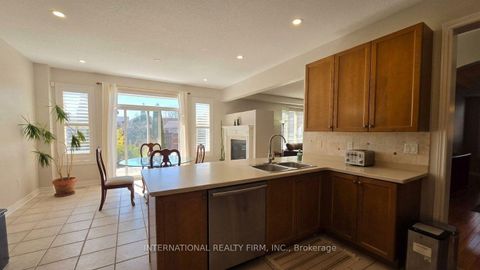 Photo 12 at 30 O'Hara Crescent, Jefferson, Richmond Hill