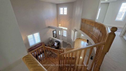 Photo 24 at 30 O'Hara Crescent, Jefferson, Richmond Hill