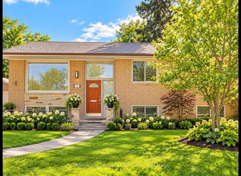 Photo 1 at 19 Brookwood Court, Don Mills, Toronto