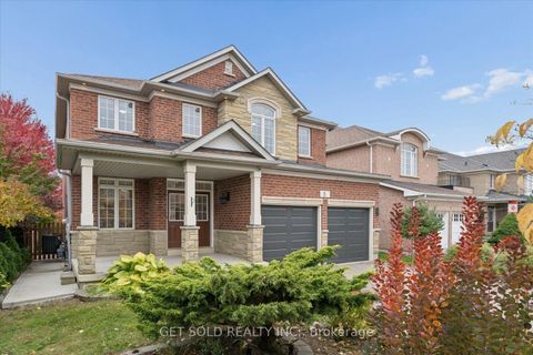 Photo 3 at 5 Ravine Edge Drive, Jefferson, Richmond Hill