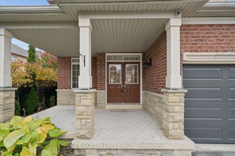 Photo 4 at 5 Ravine Edge Drive, Jefferson, Richmond Hill