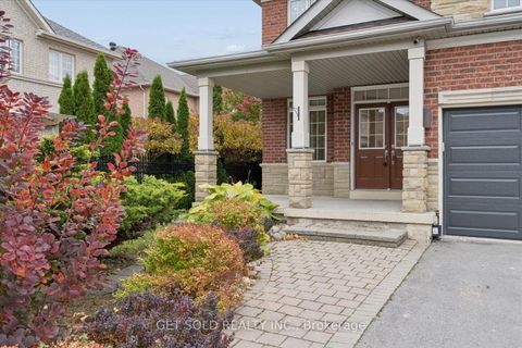 Photo 5 at 5 Ravine Edge Drive, Jefferson, Richmond Hill