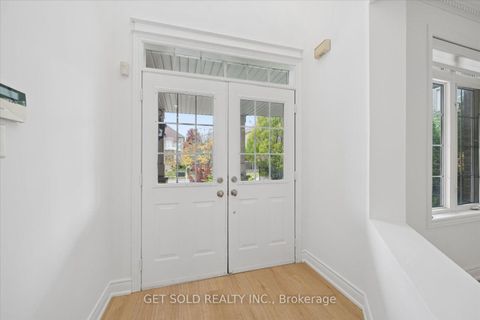 Photo 6 at 5 Ravine Edge Drive, Jefferson, Richmond Hill