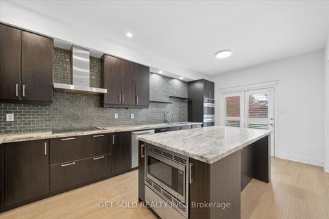 Photo 9 at 5 Ravine Edge Drive, Jefferson, Richmond Hill