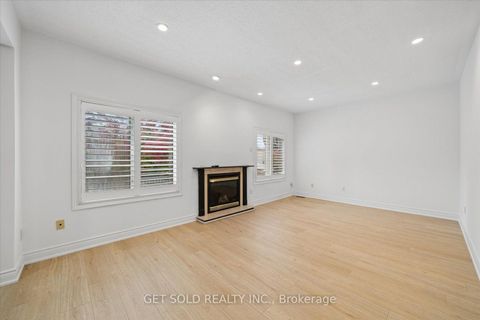 Photo 14 at 5 Ravine Edge Drive, Jefferson, Richmond Hill