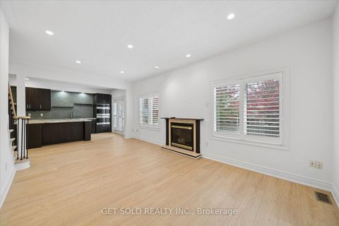Photo 15 at 5 Ravine Edge Drive, Jefferson, Richmond Hill