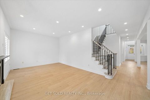 Photo 16 at 5 Ravine Edge Drive, Jefferson, Richmond Hill