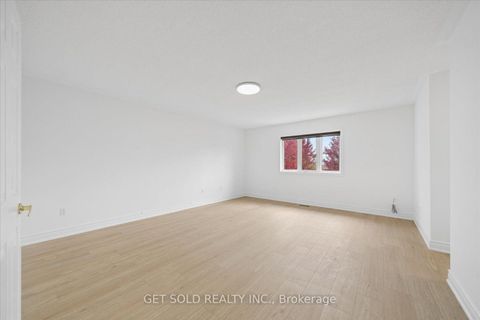 Photo 23 at 5 Ravine Edge Drive, Jefferson, Richmond Hill