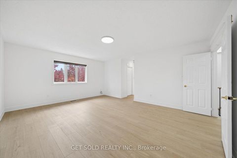 Photo 24 at 5 Ravine Edge Drive, Jefferson, Richmond Hill