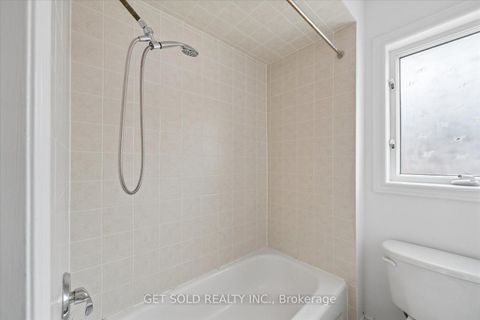 Photo 37 at 5 Ravine Edge Drive, Jefferson, Richmond Hill