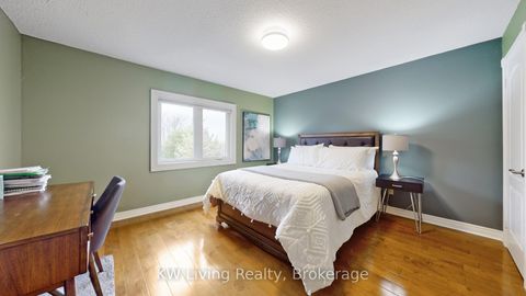 Photo 32 at 19 Spadina Road, Bayview Hill, Richmond Hill