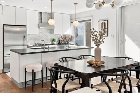 Photo 3 at 2A - 1657 Bathurst Street, Forest Hill South, Toronto