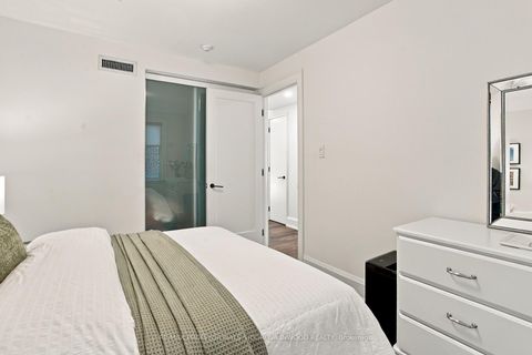Photo 13 at 2A - 1657 Bathurst Street, Forest Hill South, Toronto
