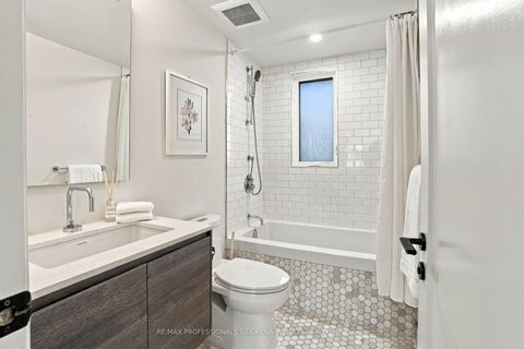 Photo 14 at 2A - 1657 Bathurst Street, Forest Hill South, Toronto