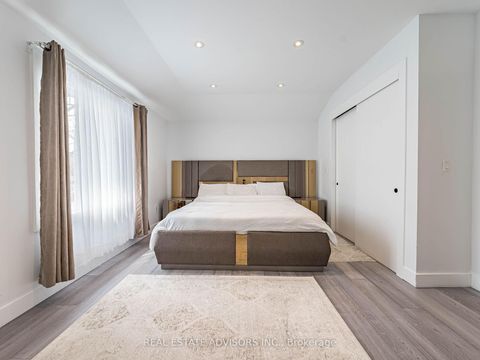 Photo 13 at 29 Ranwood Drive, Pelmo Park W4, Toronto