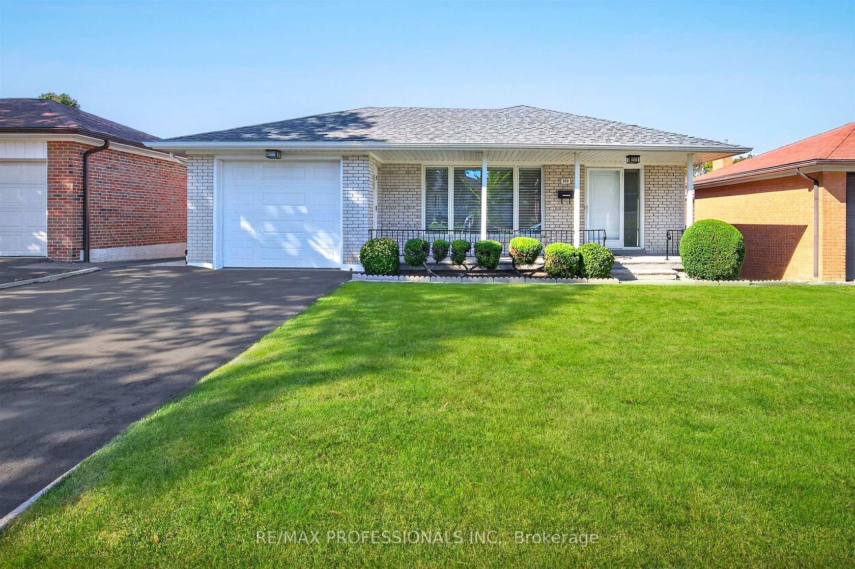 302 La Rose Avenue, Richview, Toronto 